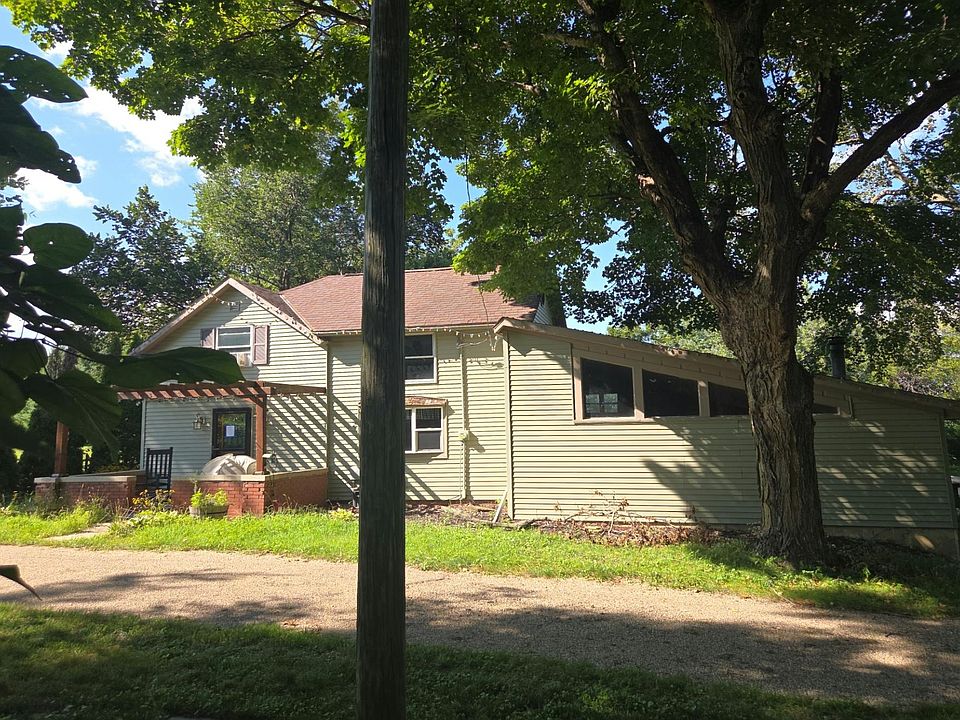 1st image of 1025 Clark St