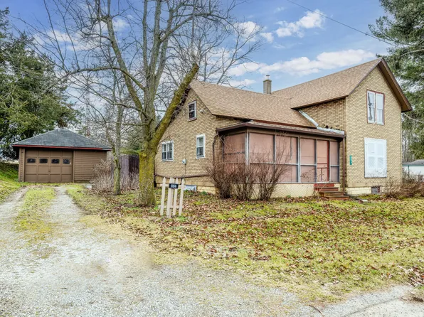 884 W Glendora Rd, Buchanan, MI 49107