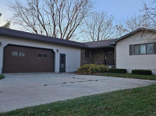 206 Sunset Cir, Nashua, IA 50658
