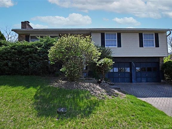 2nd image of 4800 Strathaven Dr