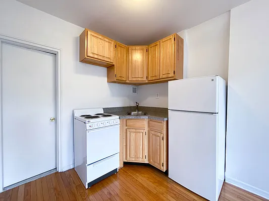 Rented by Compass | media 9