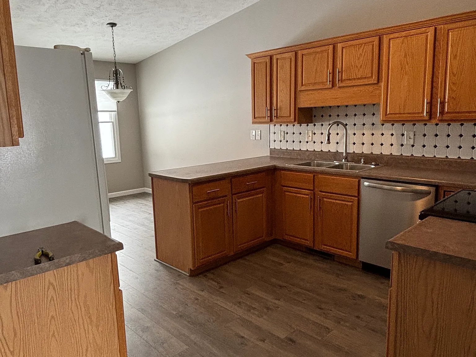 2 bed, 1870 sqft, $1,975 — Photo 4