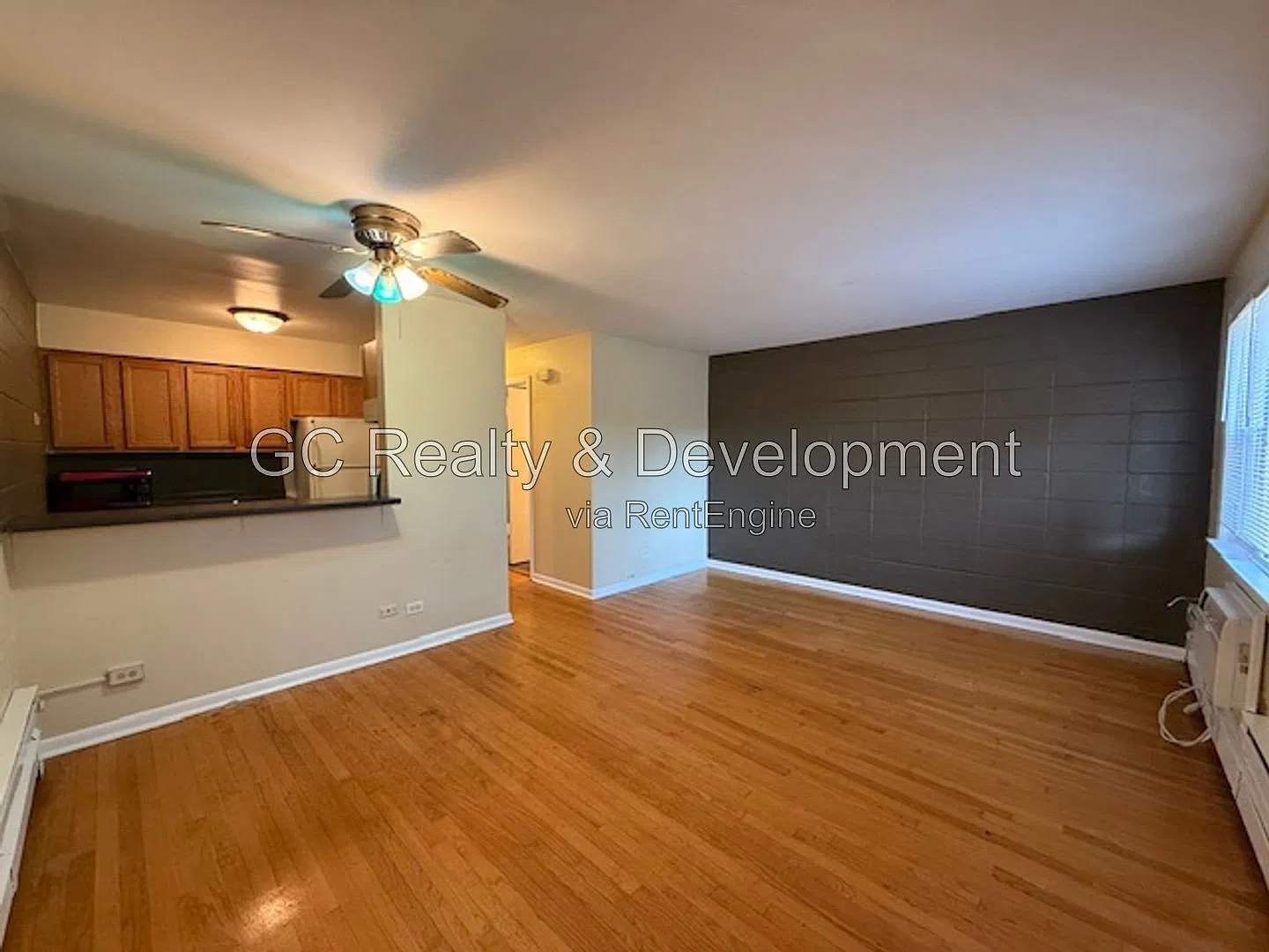 1 bed, 1.0 bath, 807 sqft, $1,350 — Photo 3
