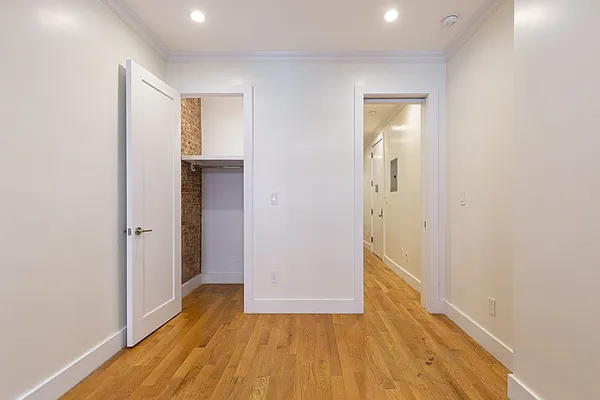Rented by Nooklyn NYC LLC | media 12