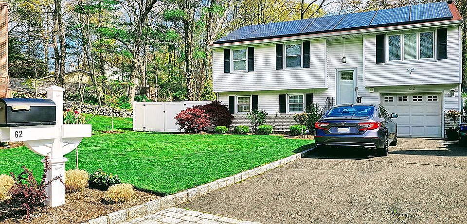 2nd image of 62 Dunn Ct