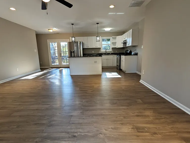 537 Eastside Dr NE — Photo 6