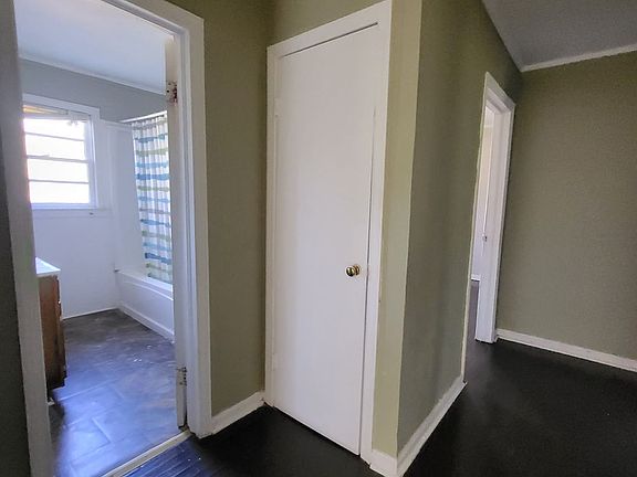 5th image of 204 Celia St