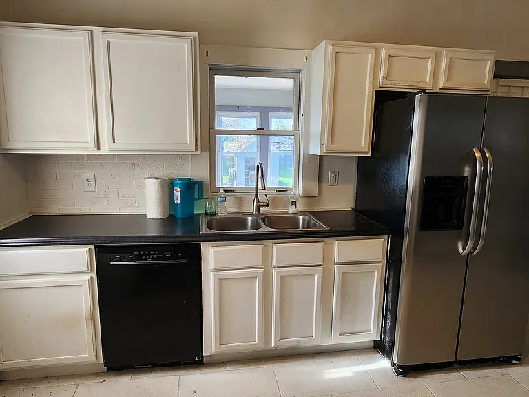 915 N Somonauk Rd — Photo 2