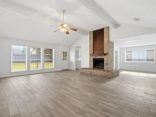 16915 Barkentine Ln, Friendswood, TX 77546