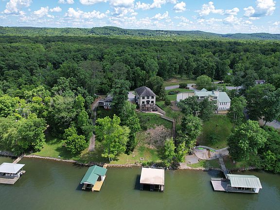4th image of 341 Russell Ln