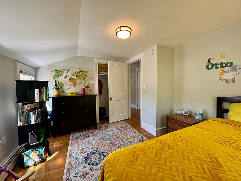 275 Middle Rd — Photo 20