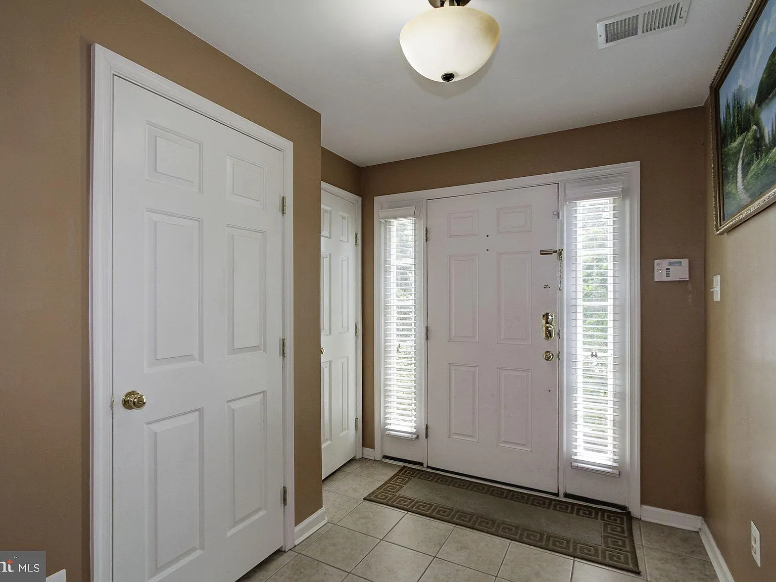 3 bed, 4.0 bath, 2340 sqft, $2,999 — Photo 3