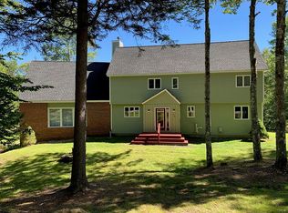 258 Valley View Rd, West Dover, VT 05356