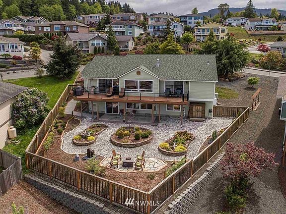 2nd image of 110 Coral Dr