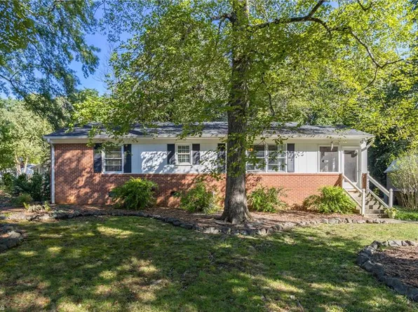 3601 Wilshire Dr, Greensboro, NC 27408