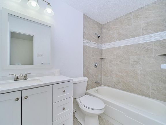 5th image of 838 Pinoak Dr