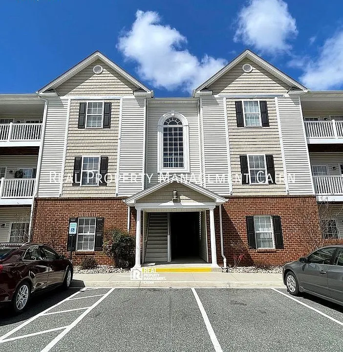 102 Capstone Dr #307