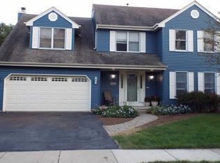 2016 Sheffield Ln, Geneva, IL 60134