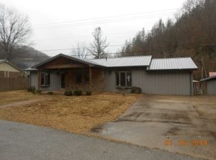 181 Keene Village Dr, Raccoon, KY 41557