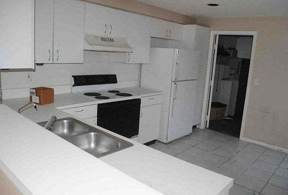 5th image of 1522 Barcelona Way
