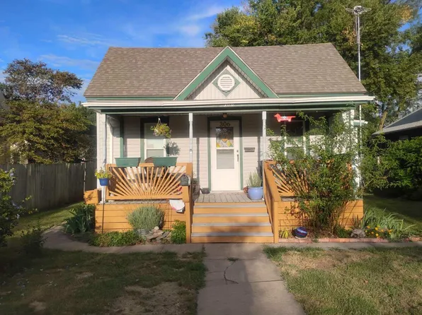 306 S Main St, Lindsborg, KS 67456