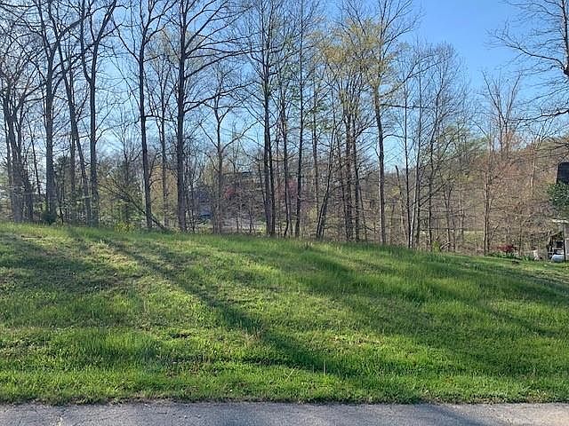1st image of 130 Pine Lake Cir