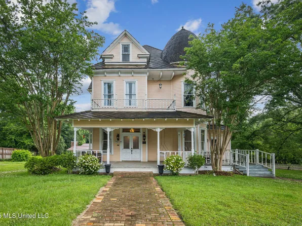 102 W Myrtle St, Magnolia, MS 39652