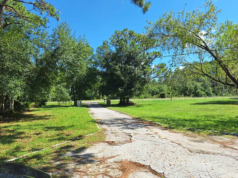 7606 Van Dyke Rd — Photo 20