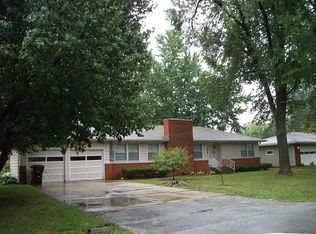 1932 S Glencrest Ave, Springfield, MO 65804