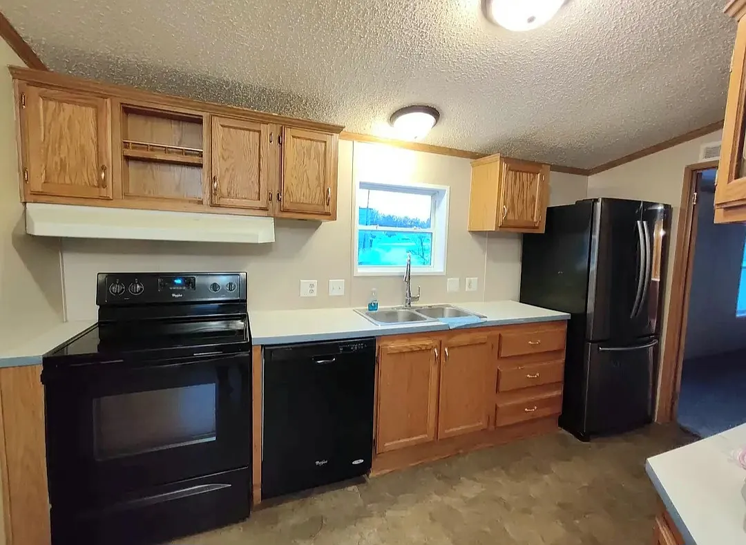 3 bed, 1150 sqft, $1,275 — Photo 3