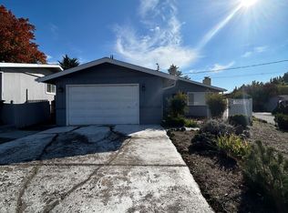 2120 E McAndrews Rd, Medford, OR 97504