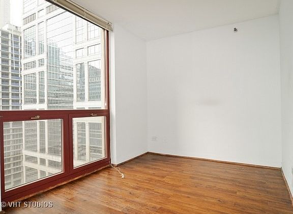 5th image of 200 N Dearborn St Unit 1601