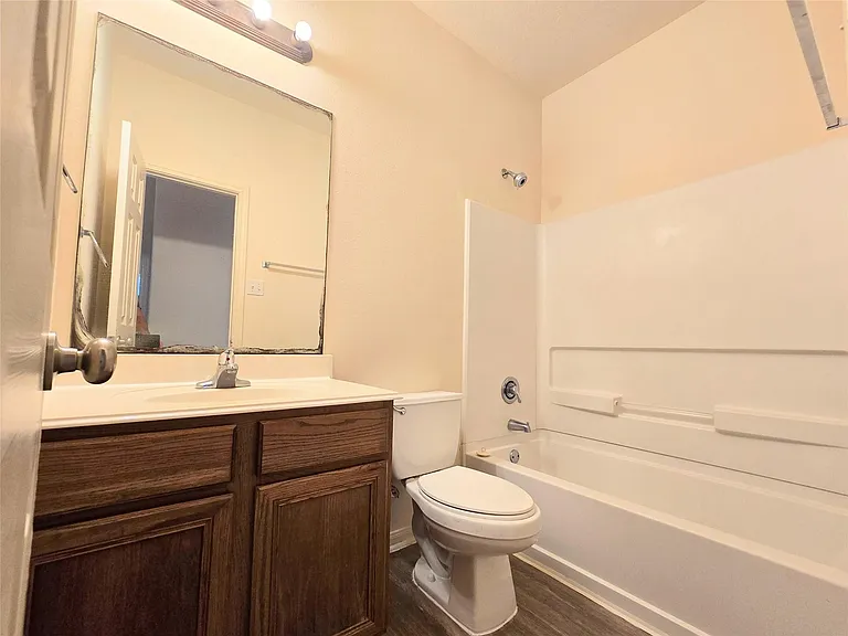 802 Marksey Ct — Photo 17