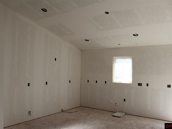 5th image of 132 Harbor Hill Dr