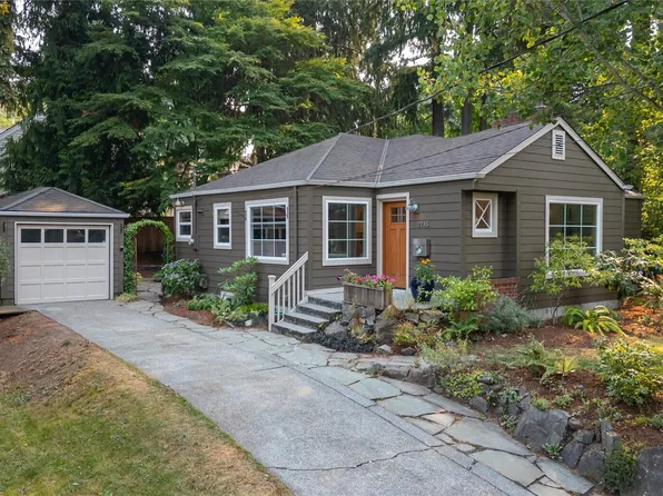 2745 NE 89th Street, Seattle, WA 98115