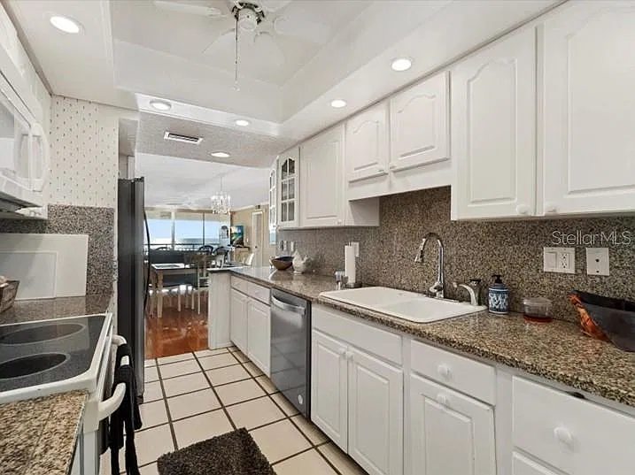 2900 Gulf Blvd #211 — Photo 21