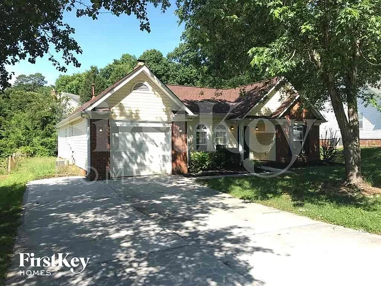 3225 Burkston Rd — Photo 2
