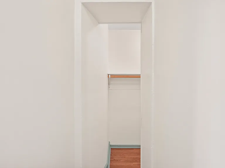 2524 James M Wood Blvd #202 — Photo 11