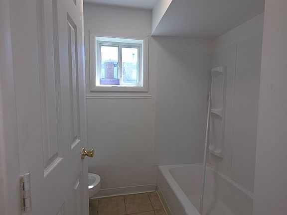 5th image of 511 W Water St APT A