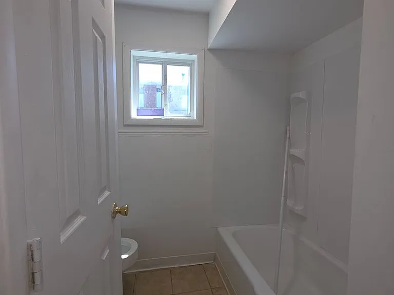 511 W Water St #A — Photo 4