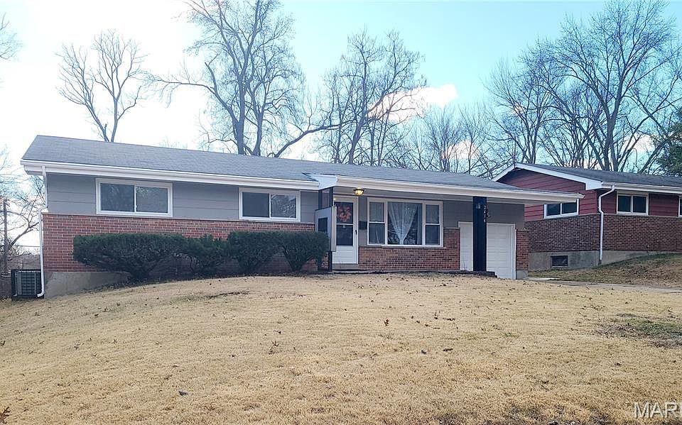 1st image of 2414 Castle Dr