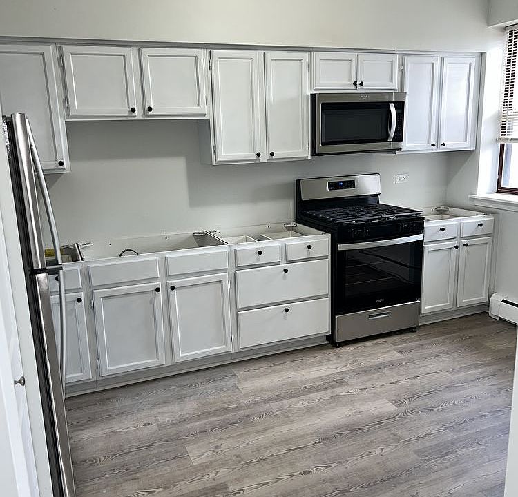 1st image of 4426 S Michigan Ave Unit 2