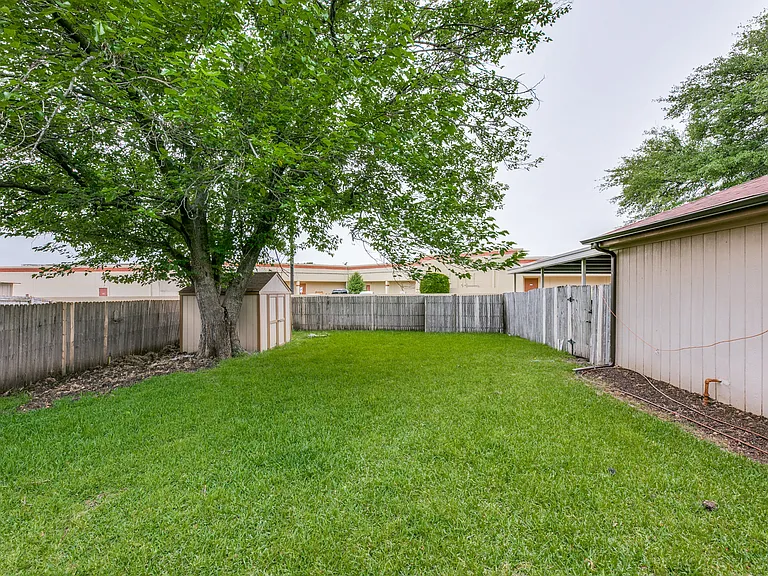 1607 Heather Glen Ct — Photo 23