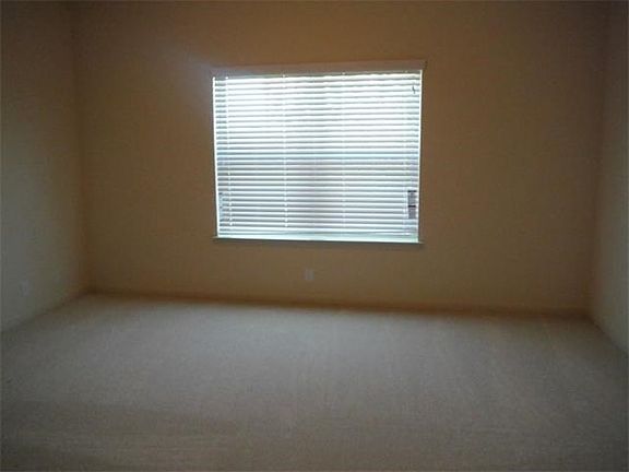5th image of 1620 Bryant Dr Unit 406