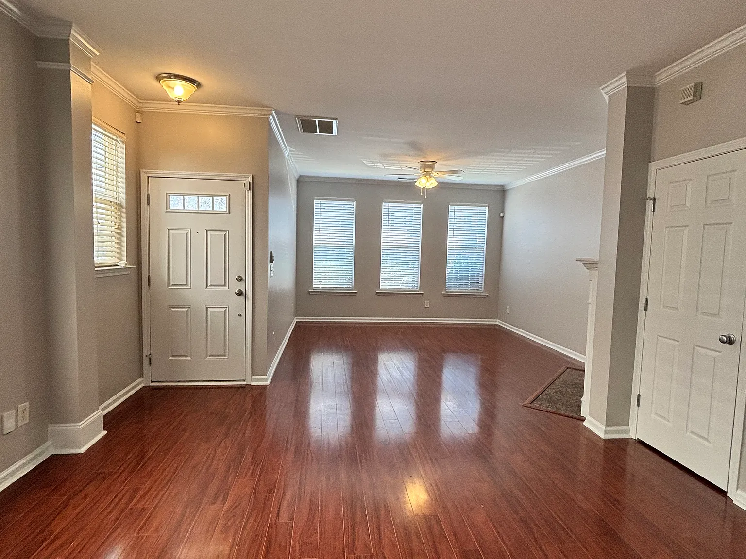 2 bed, 2.5 bath, 1388 sqft, $1,850 — Photo 3