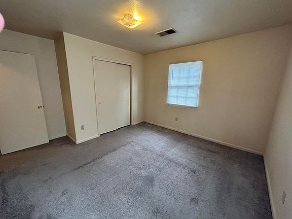 4th image of 924 Mountain View Rd #9
