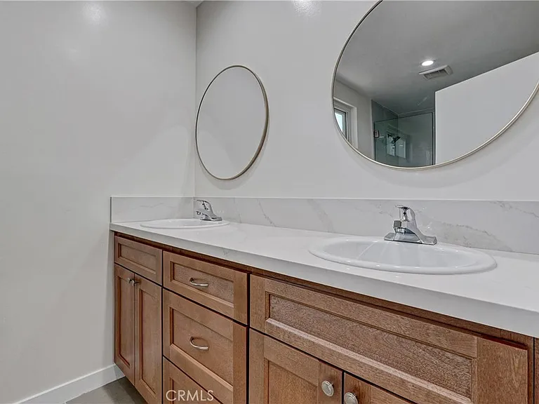 6851 Forbes Ave — Photo 21