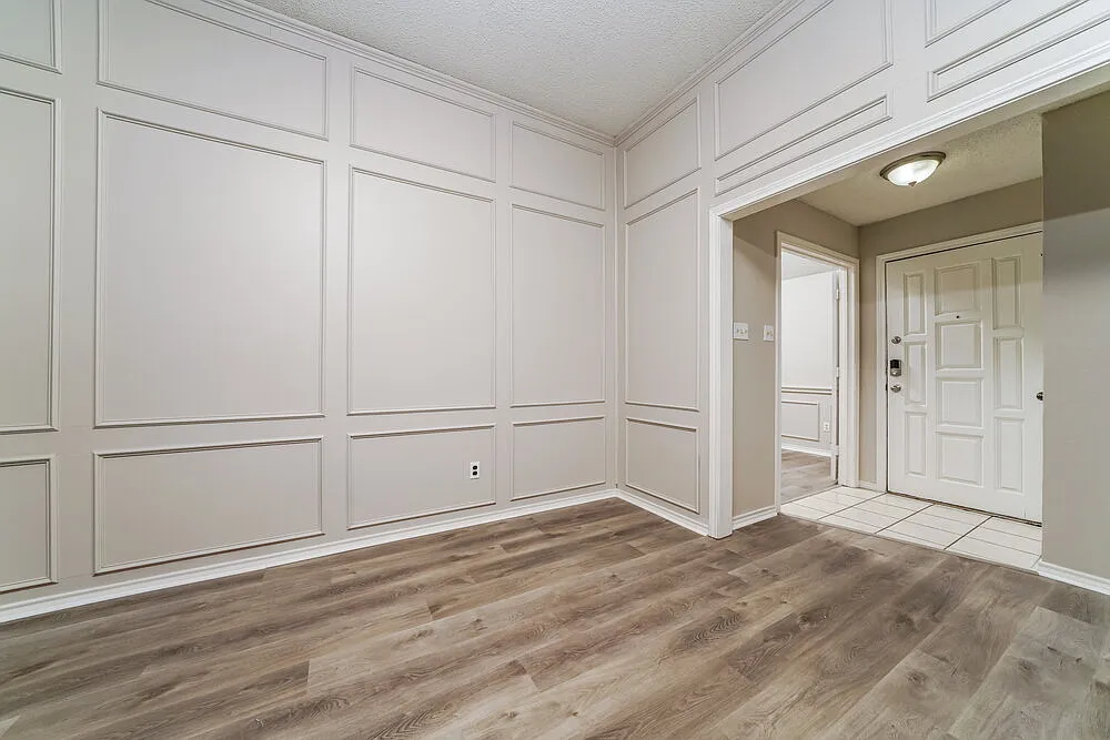3 bed, 2.0 bath, 1966 sqft, $2,075 — Photo 3