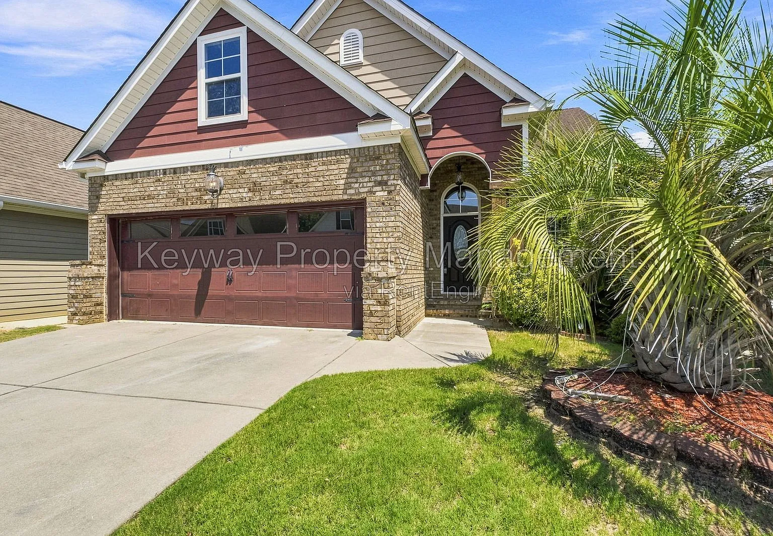 4 bed, 3.0 bath, 3607 sqft, $2,400 — Photo 2