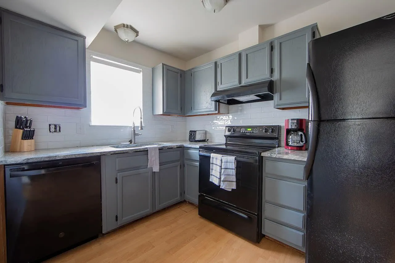 725 Wolftrap Ln — Photo 2